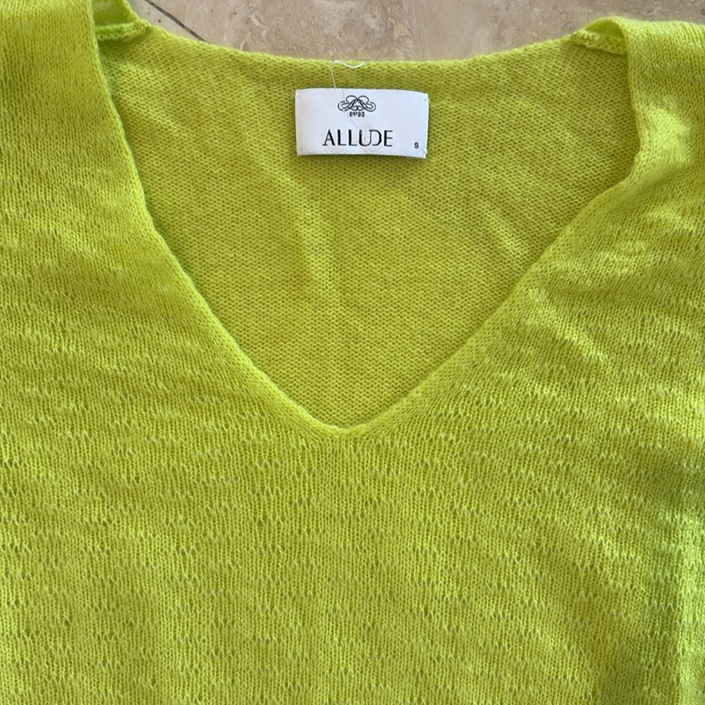 Women's Lime Green Cashmere Sweater - Picture 4 of 6